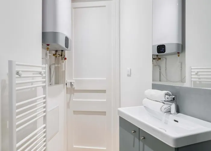 Appartement Jolie 2 Pieces Proche Metro - 19 - 4p Parijs